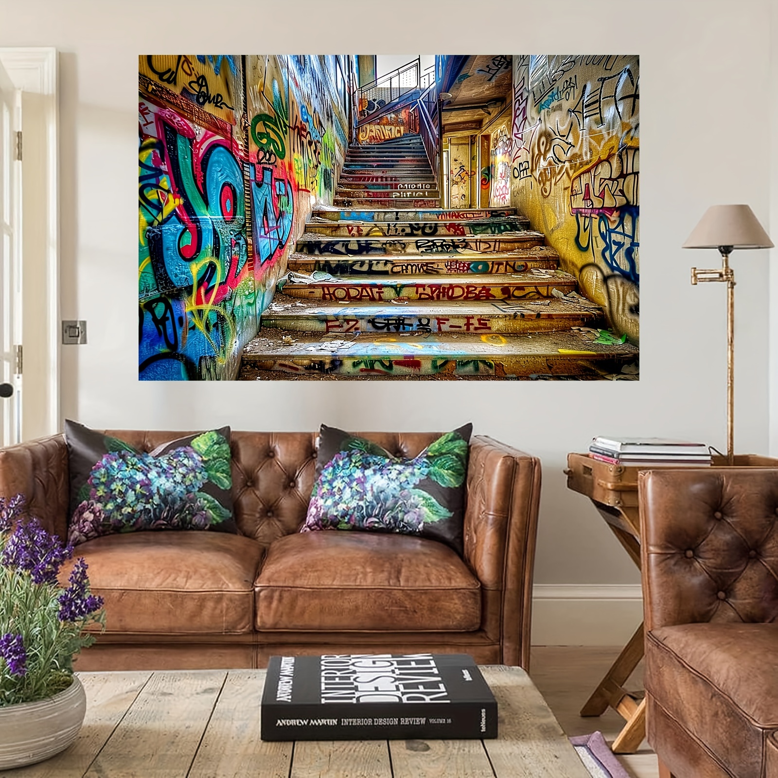 Vibrant urban street graffiti  – Street Fashion Urban Bewertung und Preis